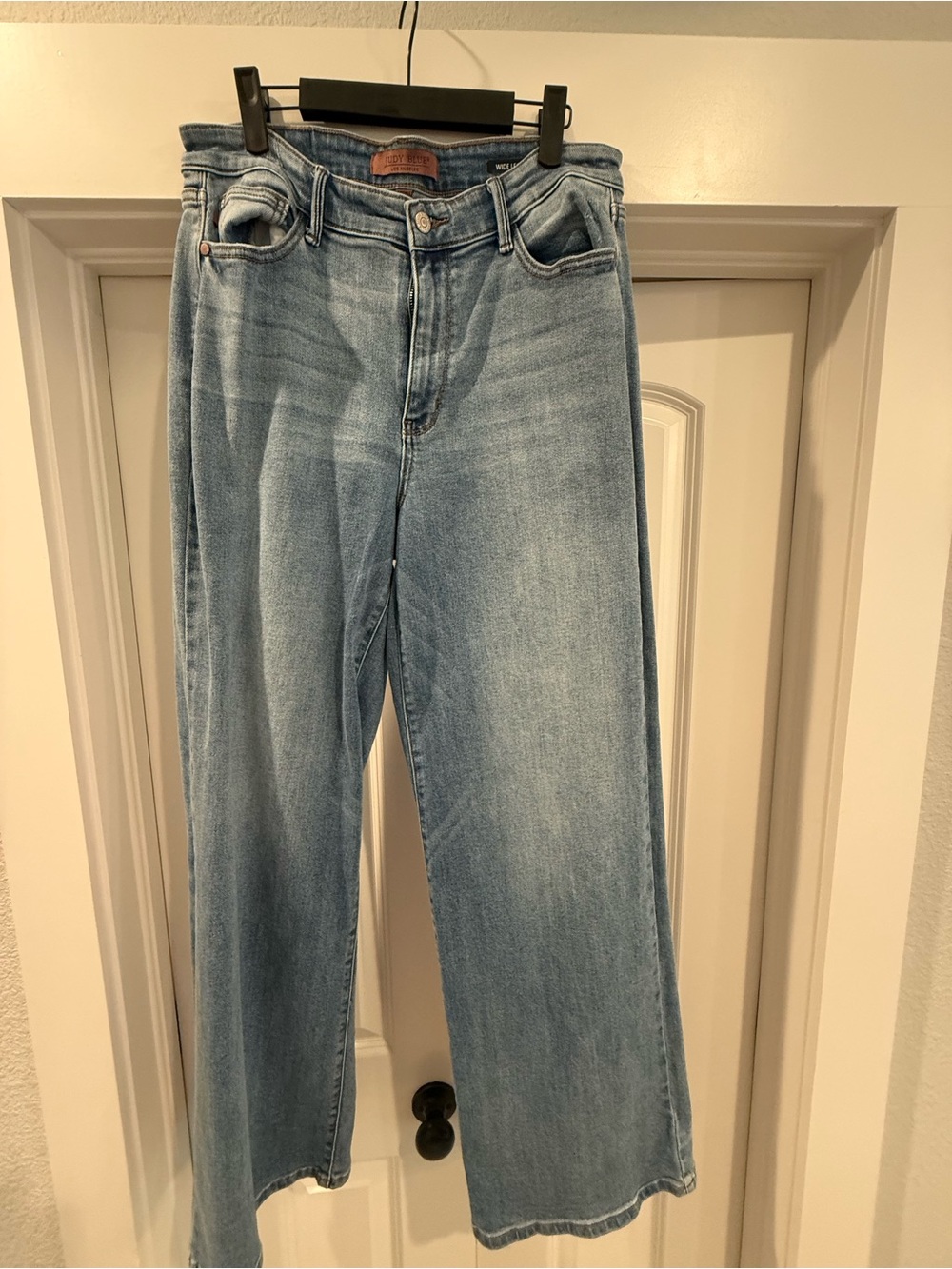 Judy Blue Light Wash Men's Straight Jeans